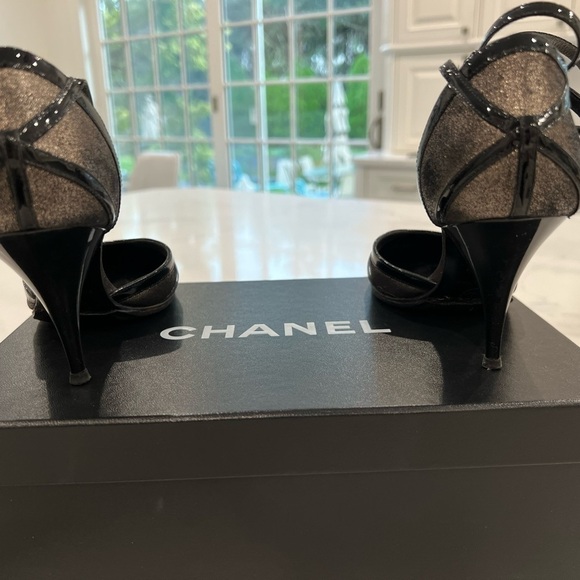 CHANEL DARK GREY METALLIC & patent leather ankle strap heels pearl CC 06P 35.5 - Picture 6 of 13